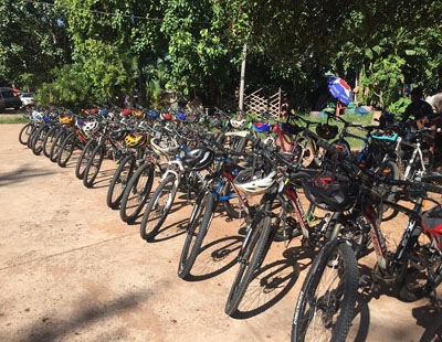 Cambodia cyclising tour